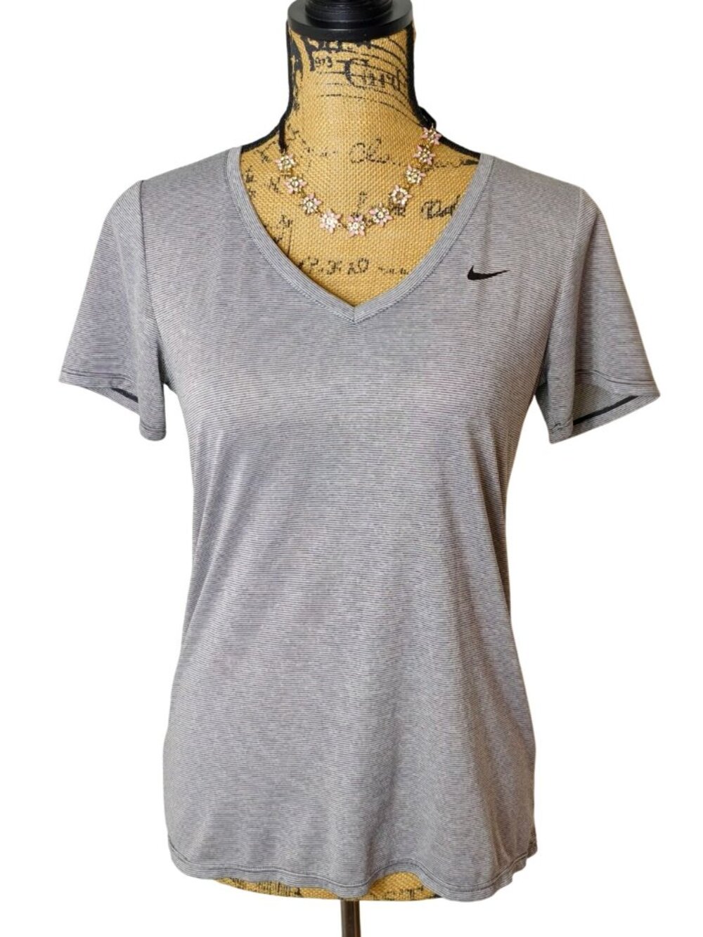 Nike Womens M V-Neck Tee Dri-Fit Gray Athletic Running Workout Athleisure